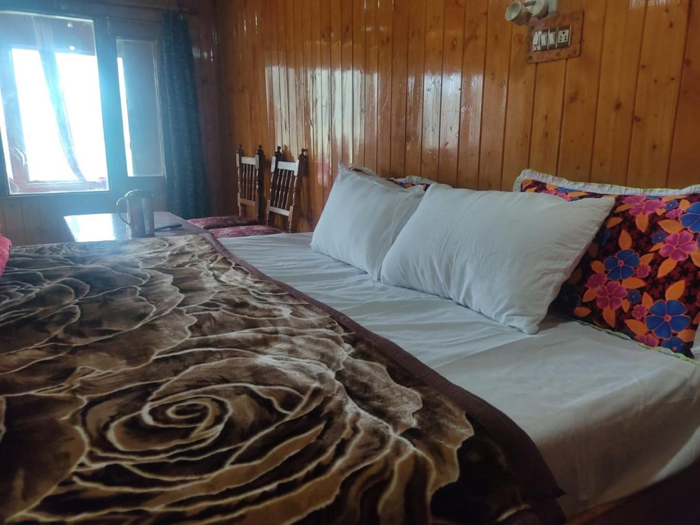 Roseland Cottage , Gulmarg Exterior foto